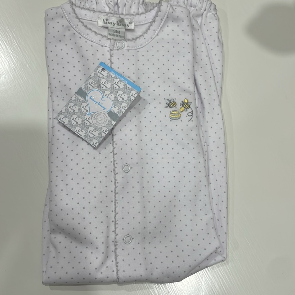 Kissy Kissy NWT small gown